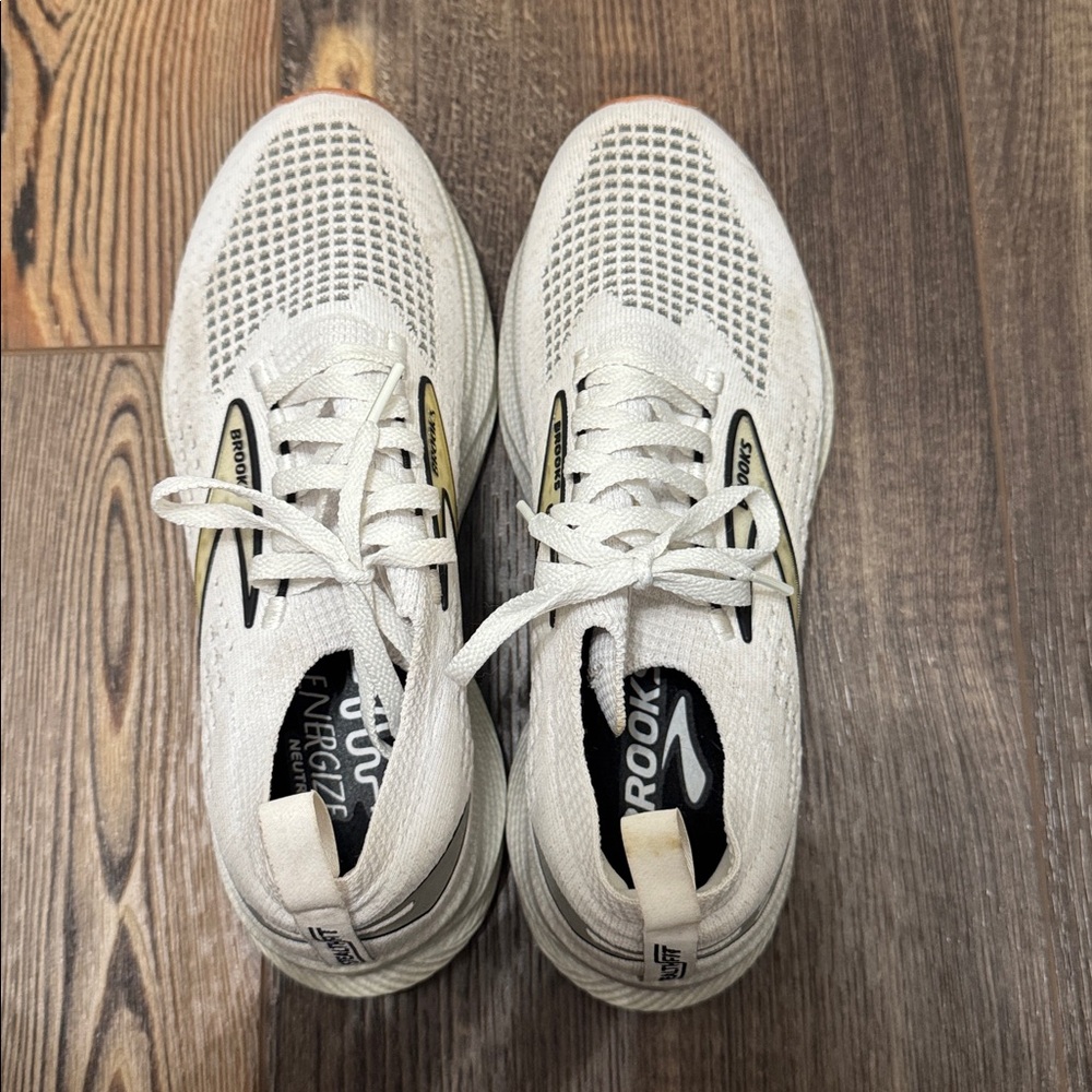 White womens brooks Athletic Shoes - Picture 3 of 4